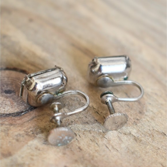 Vintage Emerald Cut Rhinestone Stud Screwback Earrings - Picture 5 of 5